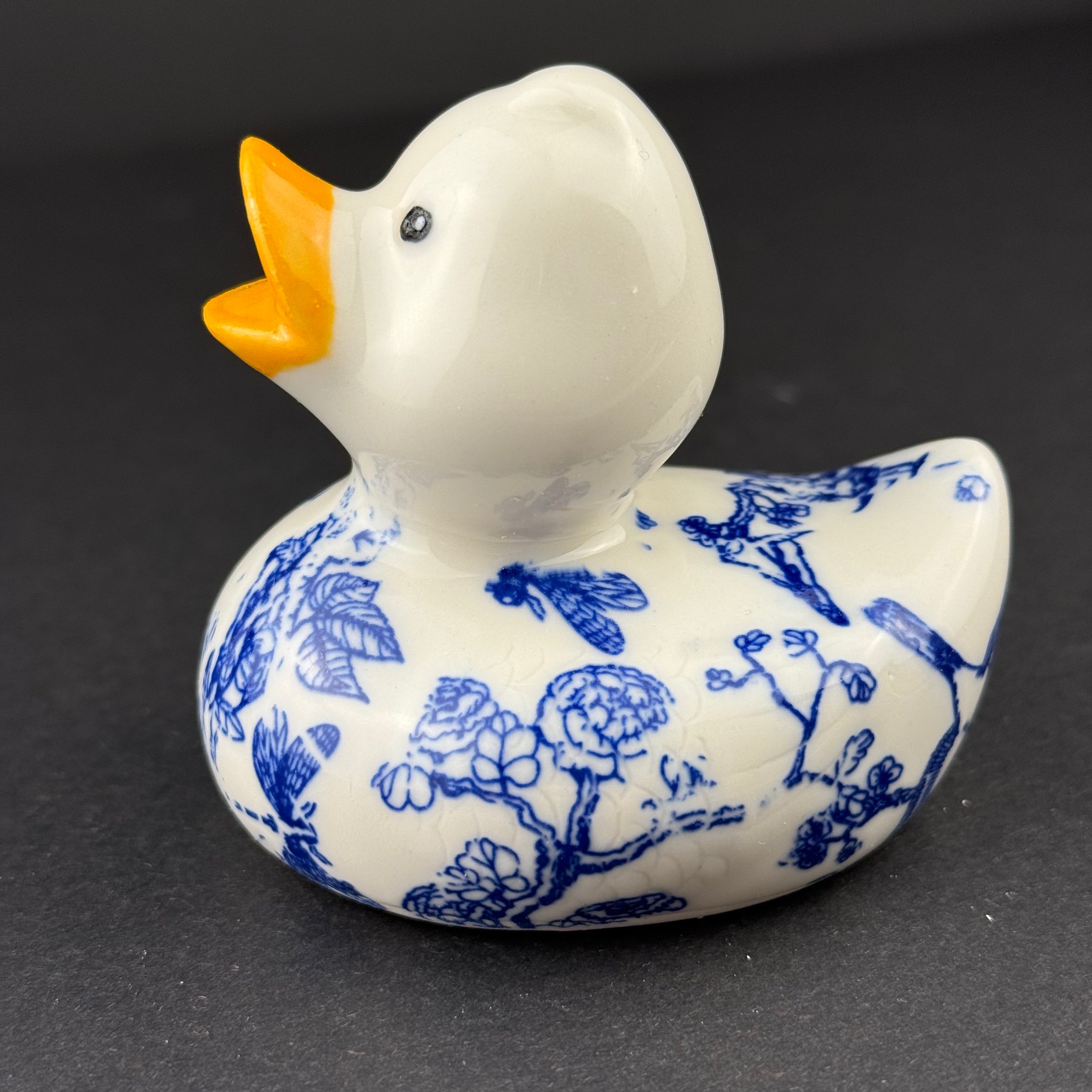 Porcelain decorated ducks