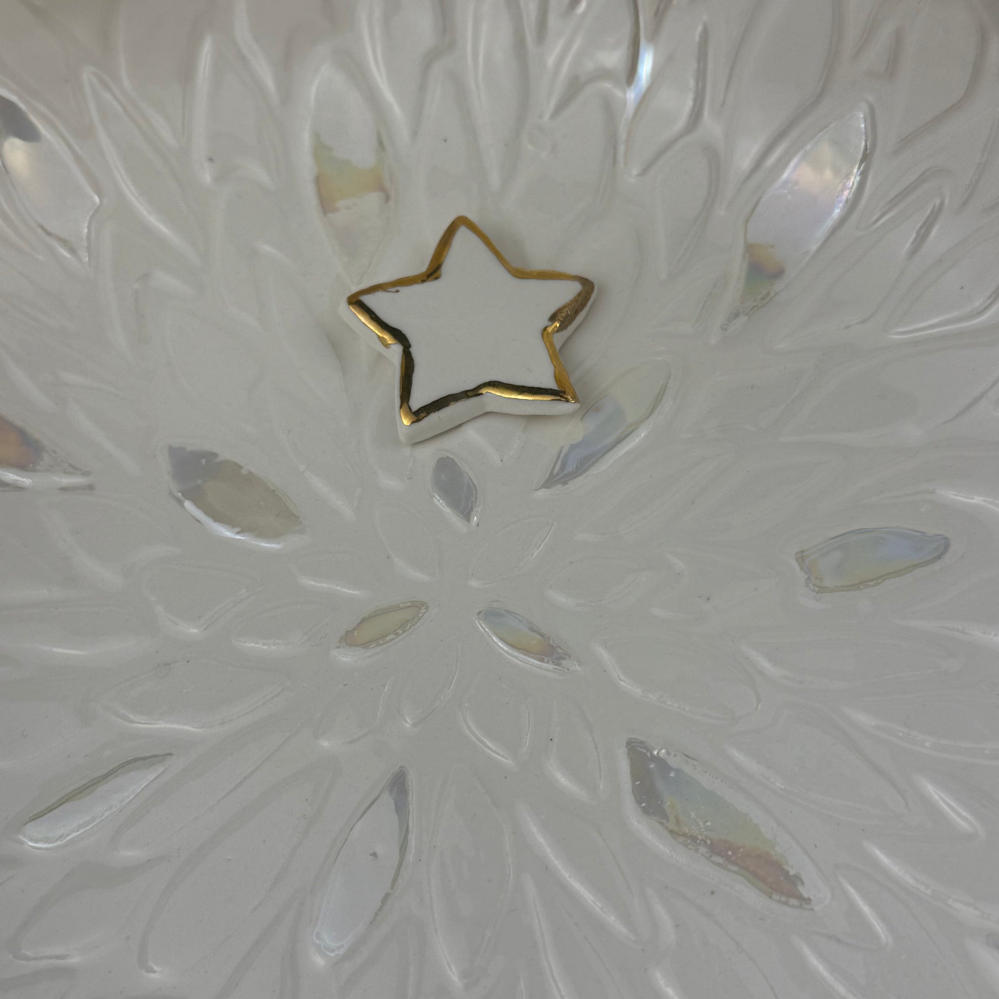Hanging Light Vessel with Gold or Pearl details