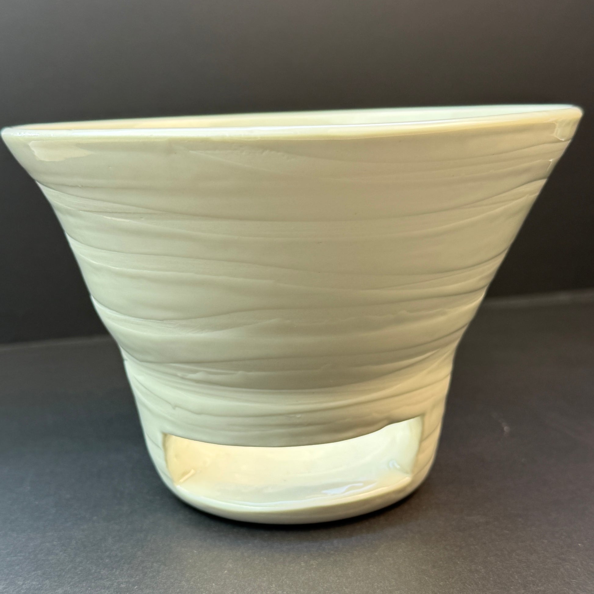 Sound ampifier White porcelain
