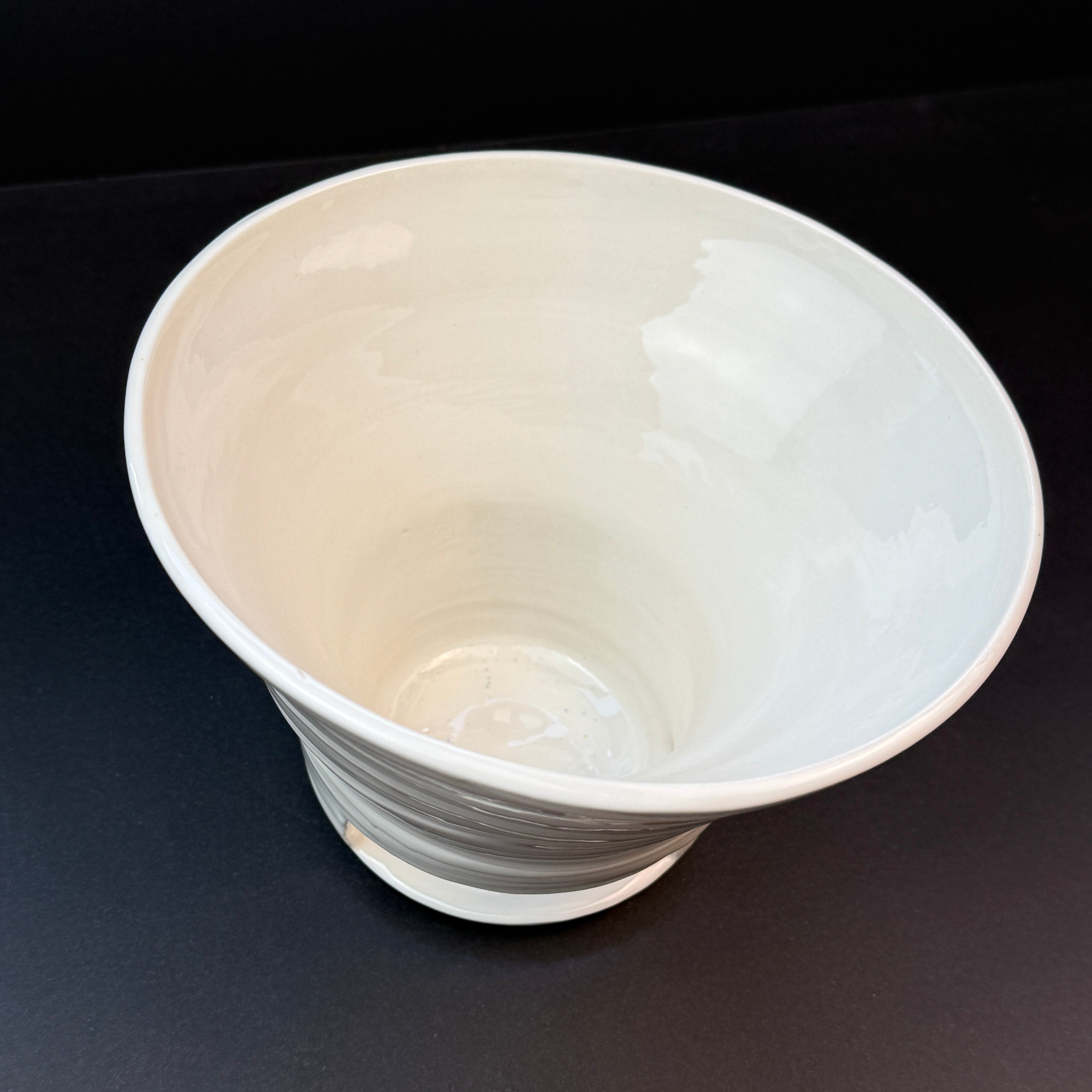 Sound ampifier White porcelain