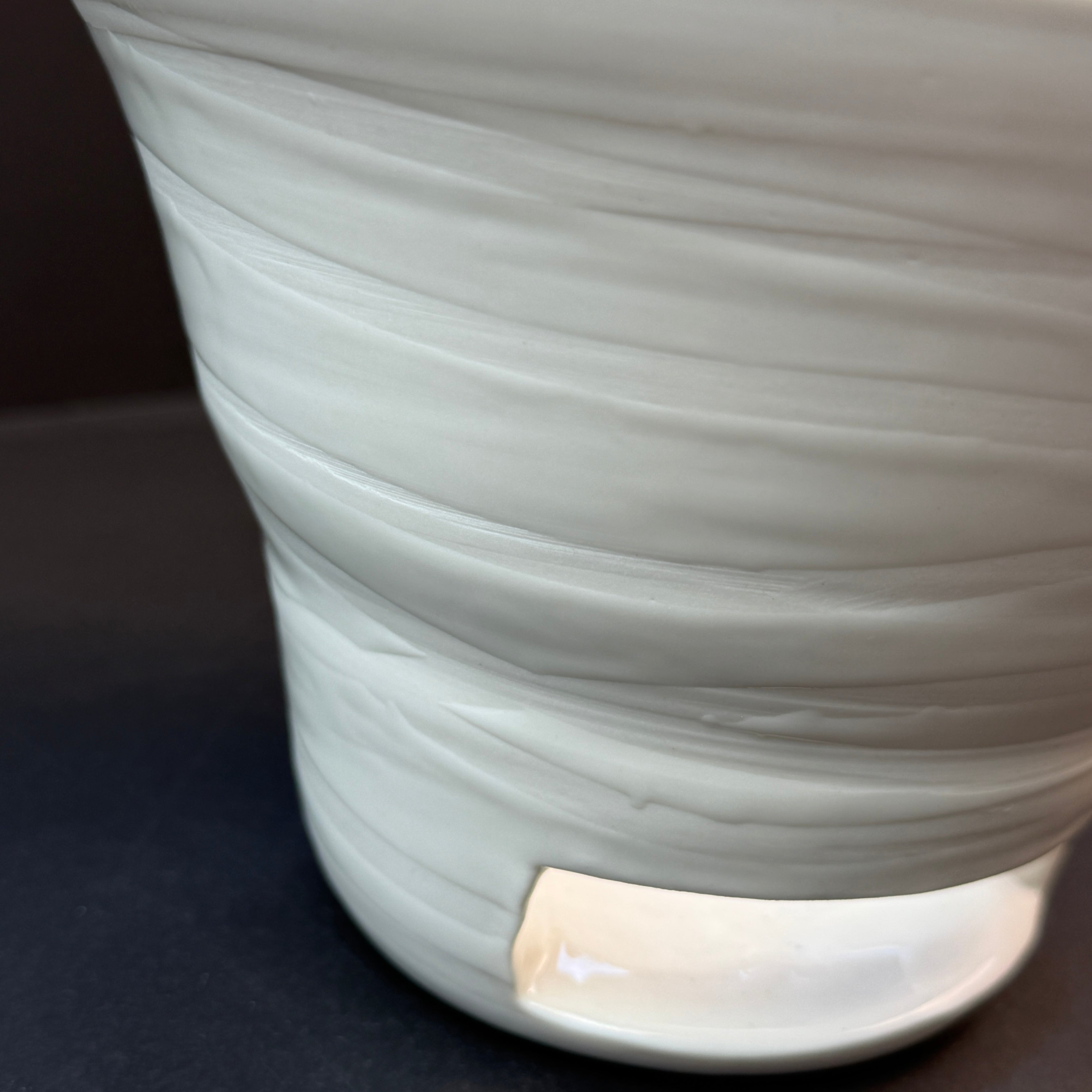 Sound ampifier White porcelain